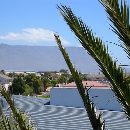 Capetown 4U Guesthouse Bloubergstrand Exterior photo